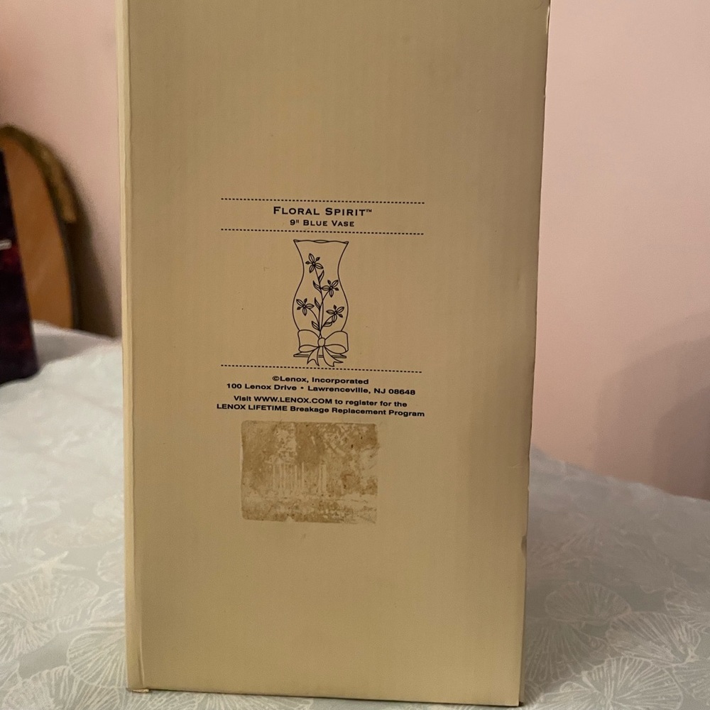 Lenox vase and Lenox wedding portrait frame